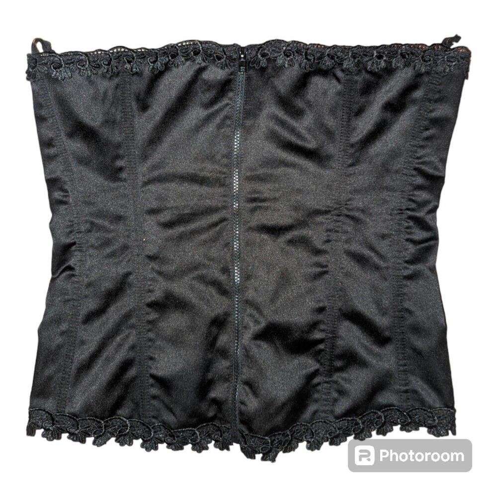 Torrid Black Lace Front zipper Corset Plus Size 42 (14)